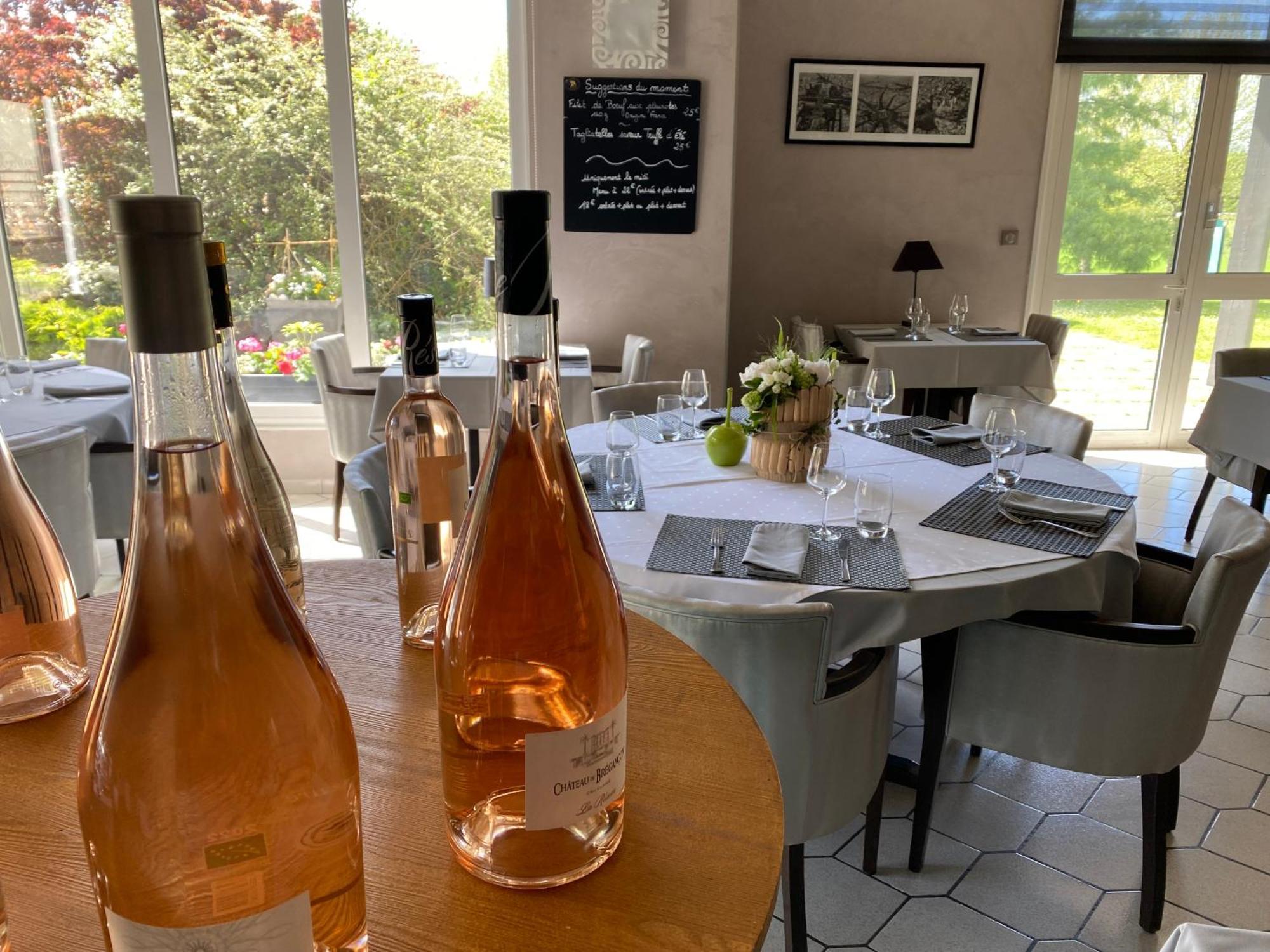 Les Orchidees , Hotel & Restaurant Verdun-sur-Meuse Exteriör bild