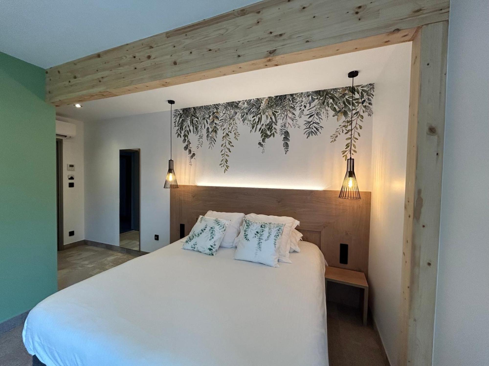 Les Orchidees , Hotel & Restaurant Verdun-sur-Meuse Exteriör bild