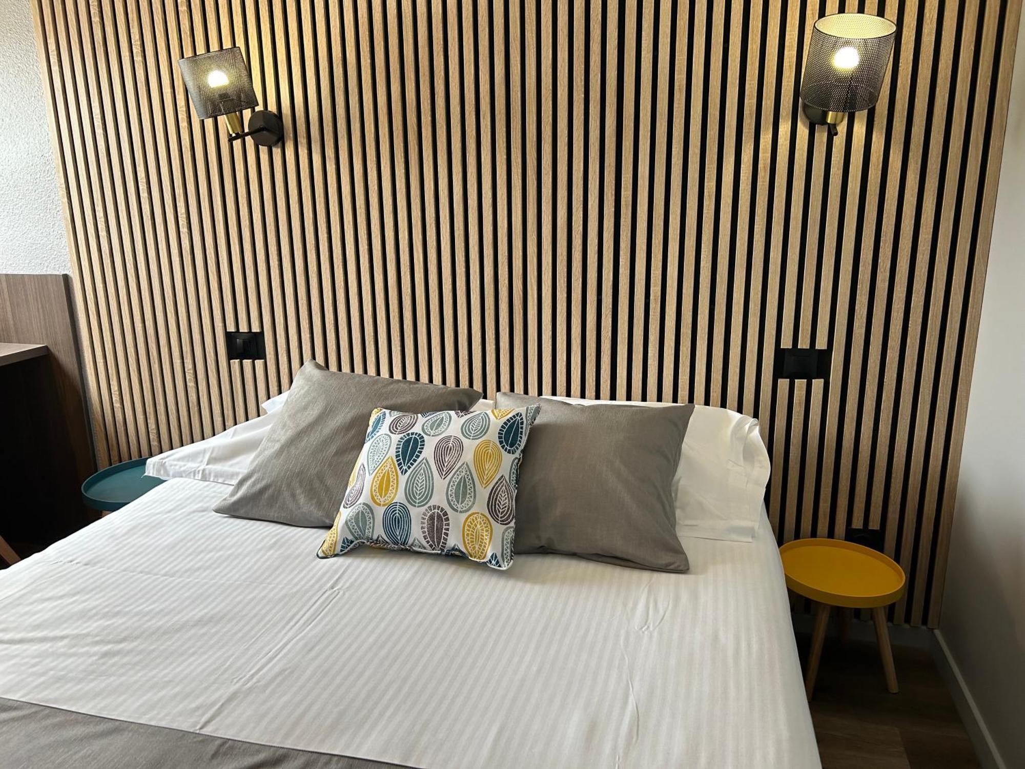 Les Orchidees , Hotel & Restaurant Verdun-sur-Meuse Exteriör bild