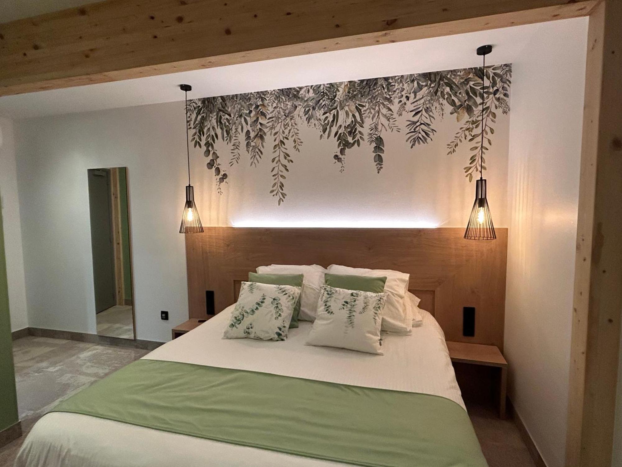 Les Orchidees , Hotel & Restaurant Verdun-sur-Meuse Exteriör bild