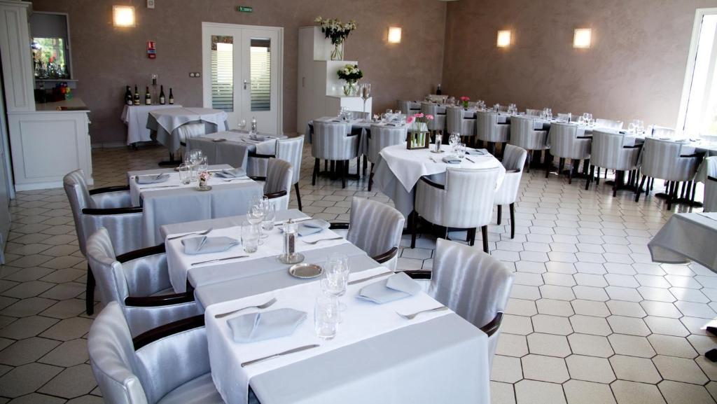 Les Orchidees , Hotel & Restaurant Verdun-sur-Meuse Exteriör bild